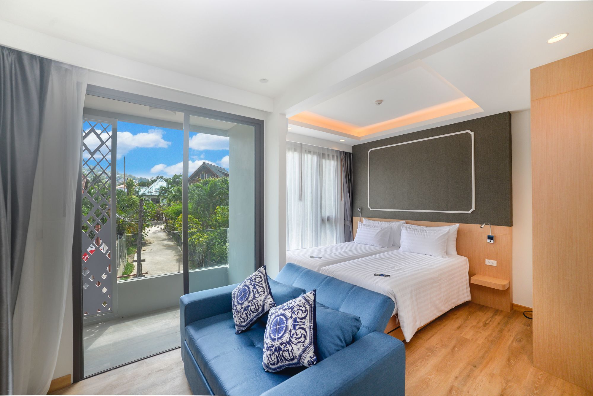 The Aristo Beach By Holy Cow 423 Phuket Bagian luar foto